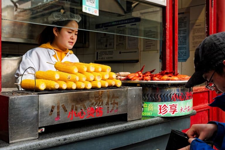 Comment la cuisine locale peut-elle transformer notre rapport à la nourriture ?