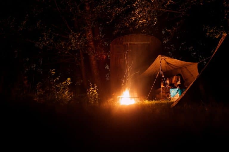 Quels sont les indispensables de l’équipement de camping pour une aventure réussie ?